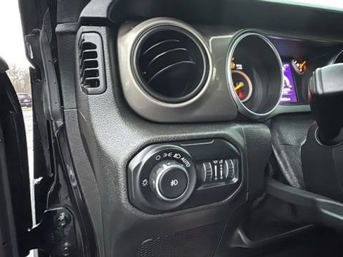 Used 2019 Jeep Wrangler Sport w/ Quick Order Package 24S image 12