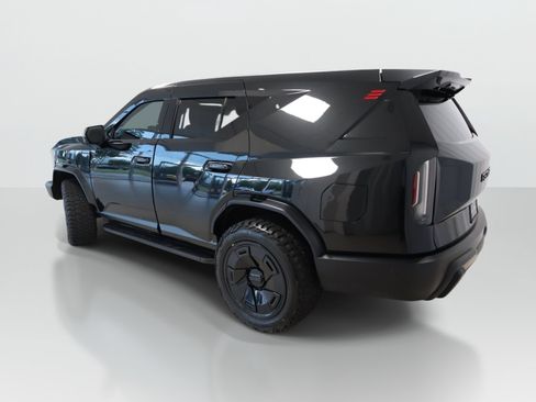 Used 2024 Cadillac Escalade Premium Luxury AWD/4WD image 3