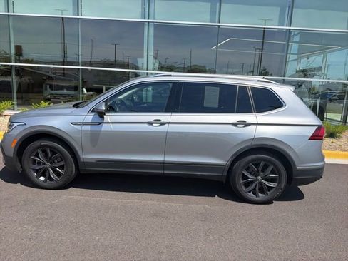 Used 2023 Volkswagen Tiguan SE AWD/4WD image 21
