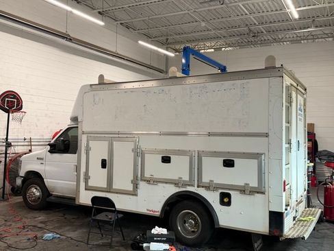 Used 2019 Ford E-350 and Econoline 350 Super Duty w/ Power Windows & Locks Group RWD image 6