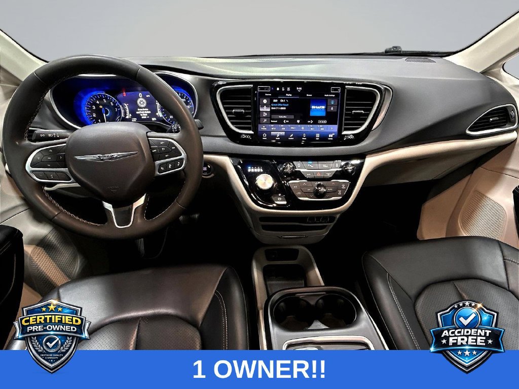 Used 2024 Chrysler Pacifica Touring-L FWD image 9