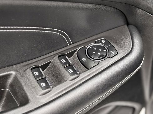 Used 2024 Ford Edge Titanium image 18