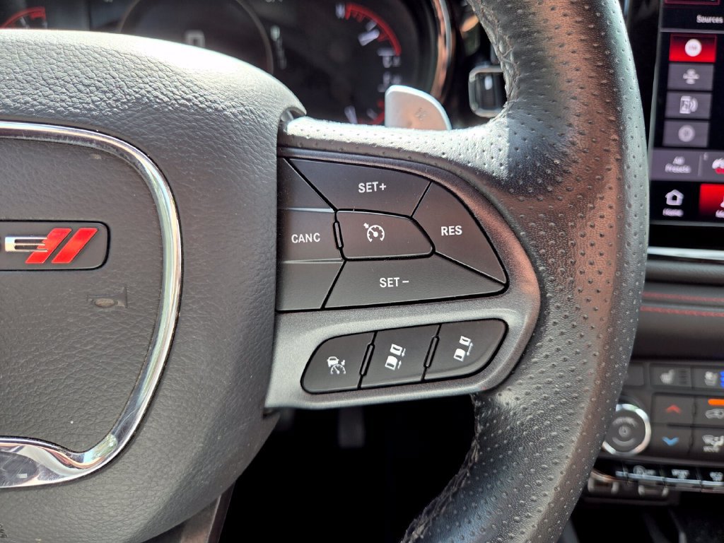 Used 2025 Dodge Durango GT AWD/4WD image 32