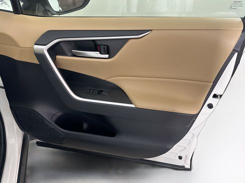 Used 2025 Toyota RAV4 XLE w/ Convenience Package image 34