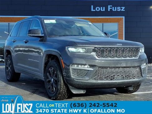 Used 2022 Jeep Grand Cherokee Limited image 1