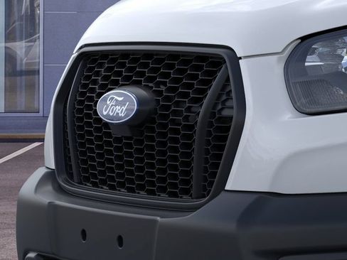 New 2026 Ford Transit 250 148 Medium Roof RWD image 18