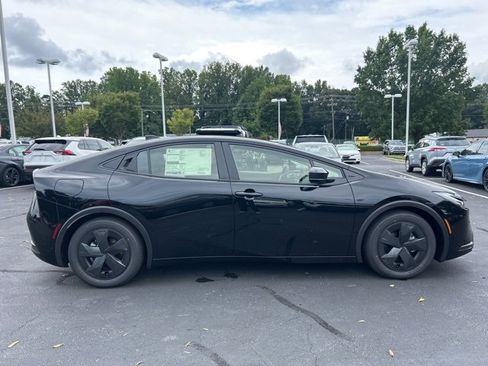 New 2026 Toyota Prius Plug-In Hybrid image 4