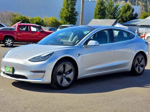 Used 2018 Tesla Model 3 Long Range image 4