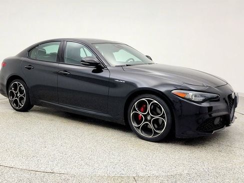 Used 2022 Alfa Romeo Giulia Veloce image 3