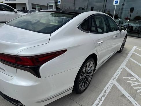 Used 2022 Lexus LS 500 w/ Interior Upgrade Package RWD image 3