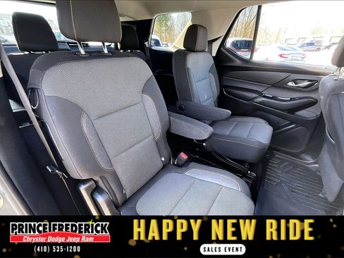 Used 2020 Chevrolet Traverse LT w/ Driver Confidence II Package image 21