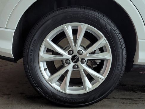 Used 2024 Audi Q3 2.0T Premium image 5