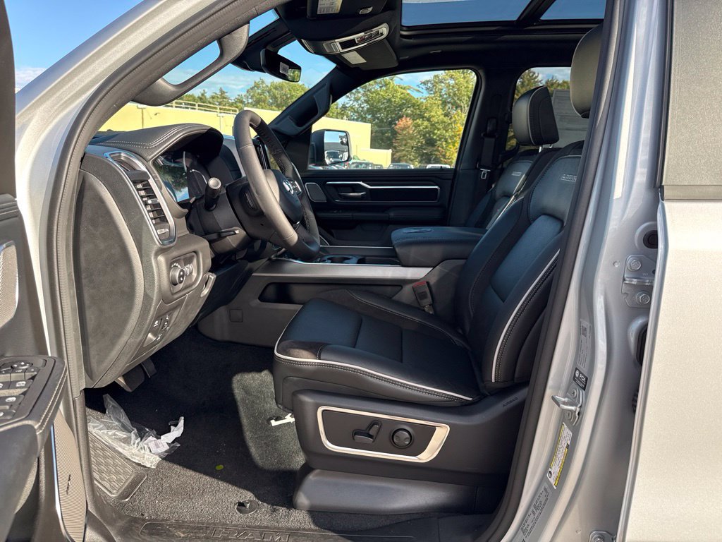 New 2027 RAM 1500 Laramie w/ Night Edition AWD/4WD image 17