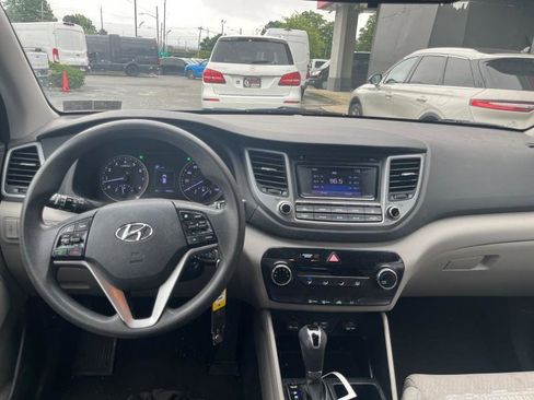 Used 2017 Hyundai Tucson SE image 28
