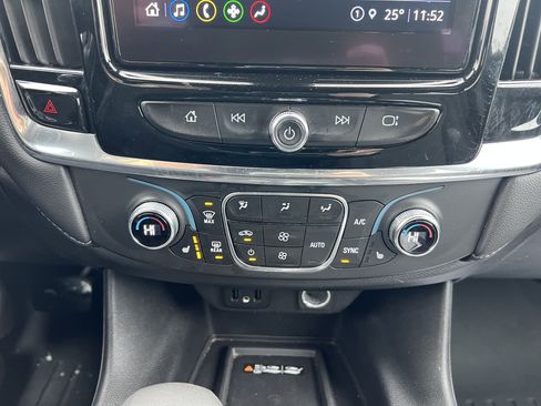 Certified 2023 Chevrolet Traverse LT image 24