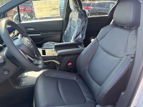 New 2026 Toyota Sienna Limited AWD/4WD image 14