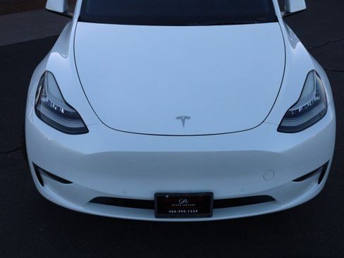 Used 2021 Tesla Model Y Long Range AWD/4WD image 9