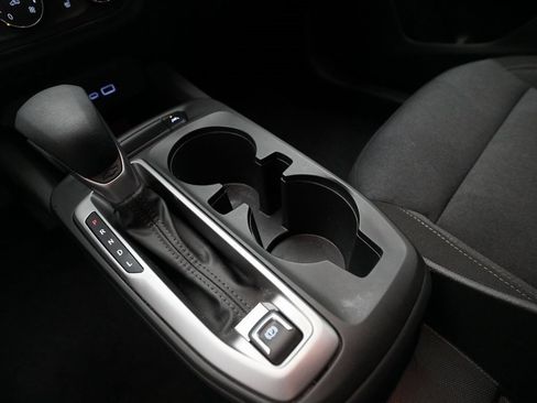 Used 2024 Chevrolet Trax LS w/ LS Convenience Package image 16