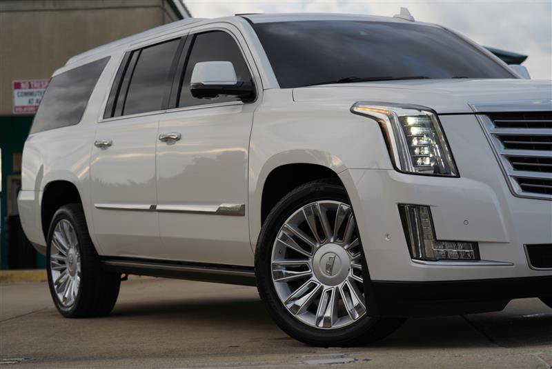 Used 2018 Cadillac Escalade ESV Platinum AWD/4WD image 11