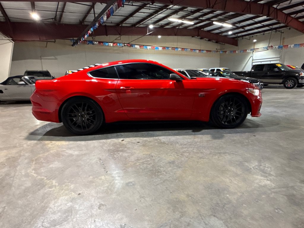 Used 2017 Ford Mustang GT RWD image 11
