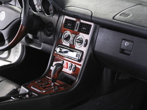 Used 2002 Mercedes-Benz SLK 320 image 18