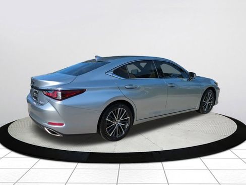 Certified 2022 Lexus ES 350 w/ Premium Package image 4