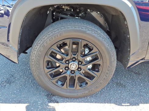 Used 2025 Toyota Tundra Limited image 9