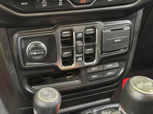 Used 2022 Jeep Wrangler Unlimited Sport AWD/4WD image 43