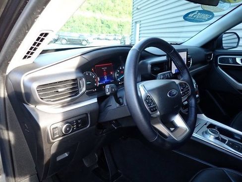 Certified 2023 Ford Explorer XLT w/ Equipment Group 202A AWD/4WD image 17