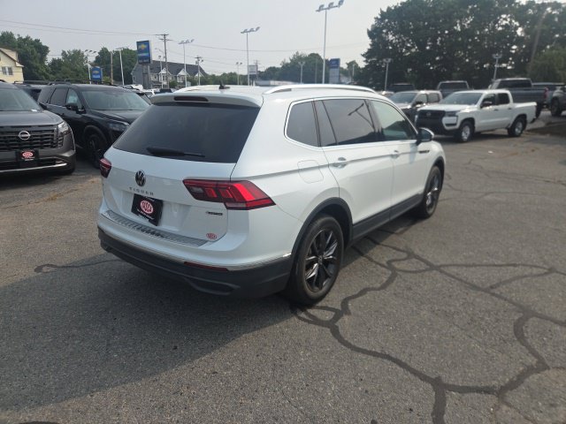 Used 2023 Volkswagen Tiguan SE w/ Panoramic Sunroof Package AWD/4WD image 5