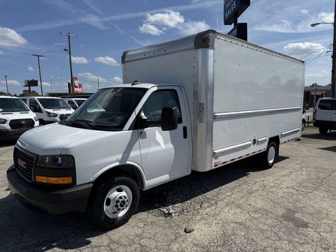 Used 2021 GMC Savana 3500 Extended w/ Power Convenience Package RWD image 5