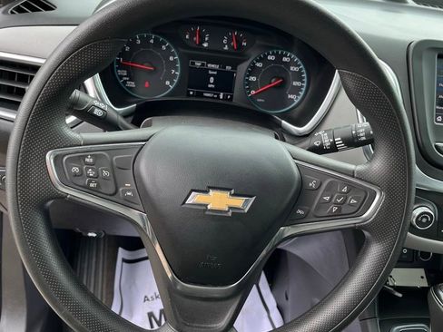 Used 2021 Chevrolet Equinox LS image 13