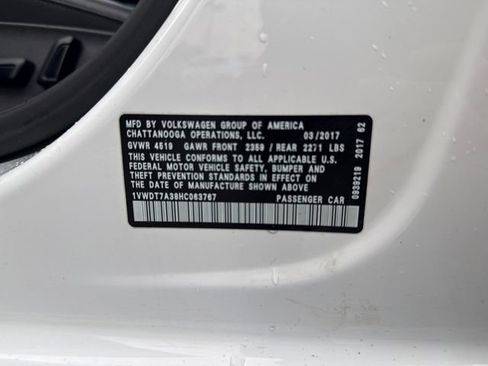 Used 2017 Volkswagen Passat 1.8T R-Line w/ R-Line Lighting Package image 17