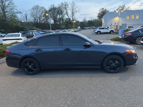 Used 2025 Honda Accord SE image 11
