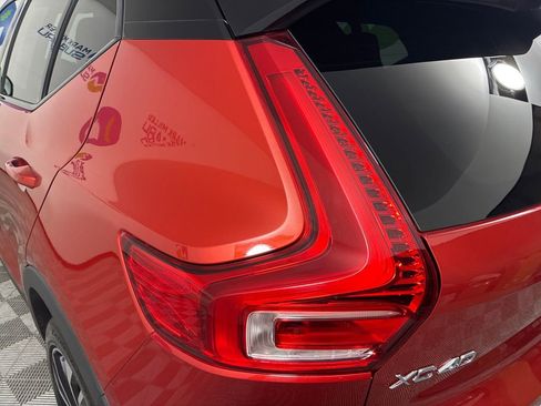 Used 2021 Volvo XC40 T5 R-Design w/ Advanced Package image 12