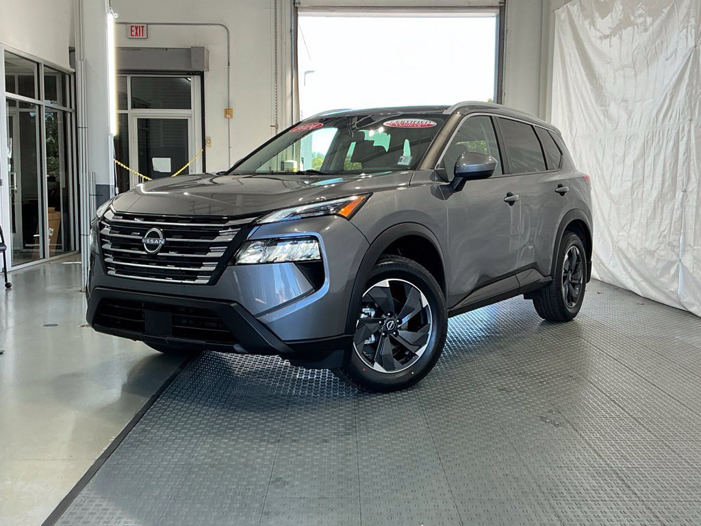 Used 2024 Nissan Rogue SV w/ SV Premium Package FWD image 2