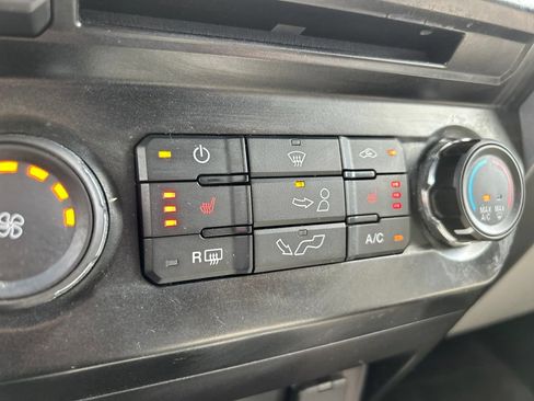 Used 2016 Ford F150 XLT w/ Equipment Group 302A Luxury AWD/4WD image 31