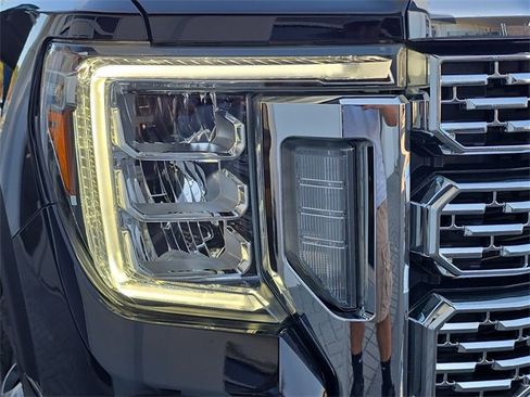 Certified 2021 GMC Sierra 3500 Denali w/ Denali Ultimate Package image 10