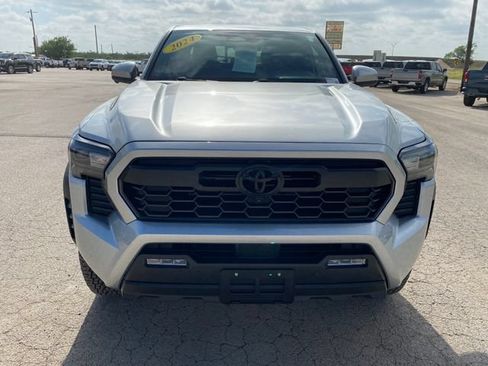 Used 2024 Toyota Tacoma TRD Off-Road w/ TRD Off Road Premium Package AWD/4WD image 9