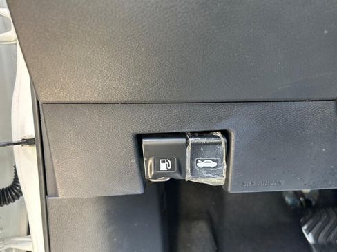 Used 2022 Nissan Kicks S FWD image 22