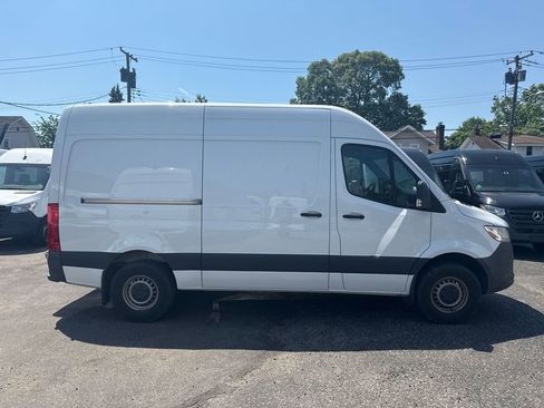 Used 2020 Mercedes-Benz Sprinter 2500 w/ Driver Convenience Package image 8