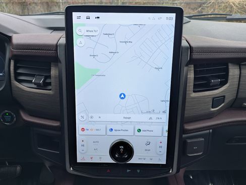 Used 2022 Ford Expedition Limited image 13