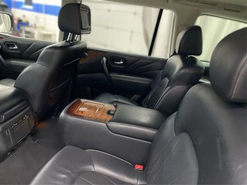Used 2017 INFINITI QX80 4WD image 11