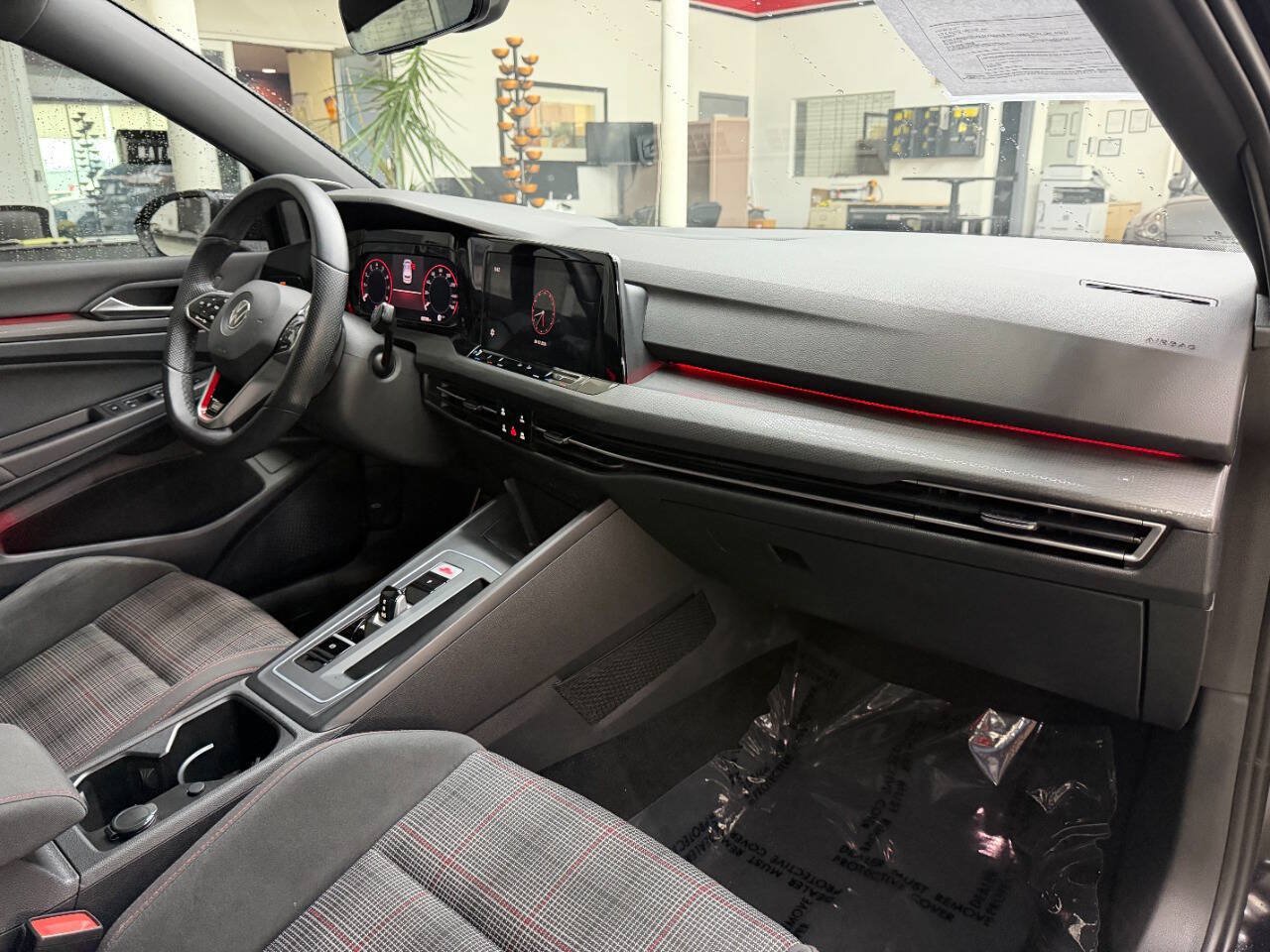 Used 2022 Volkswagen GTI SE FWD image 19