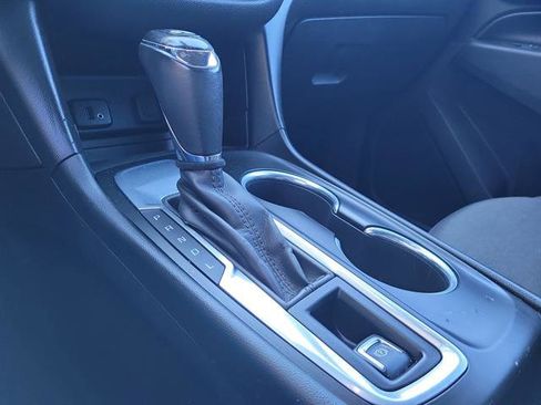 Used 2018 Chevrolet Equinox LT image 13