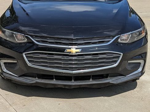 Used 2017 Chevrolet Malibu LT FWD image 9