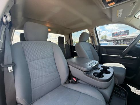 Used 2018 RAM 3500 Tradesman w/ Chrome Appearance Group AWD/4WD image 24