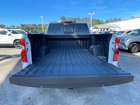 Used 2024 Chevrolet Silverado 1500 ZR2 image 19