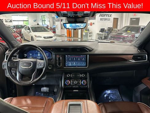 Used 2024 GMC Yukon Denali Ultimate AWD/4WD image 16