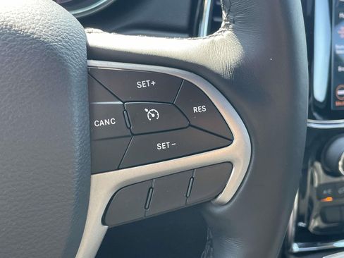 Used 2020 Jeep Grand Cherokee Limited AWD/4WD image 24